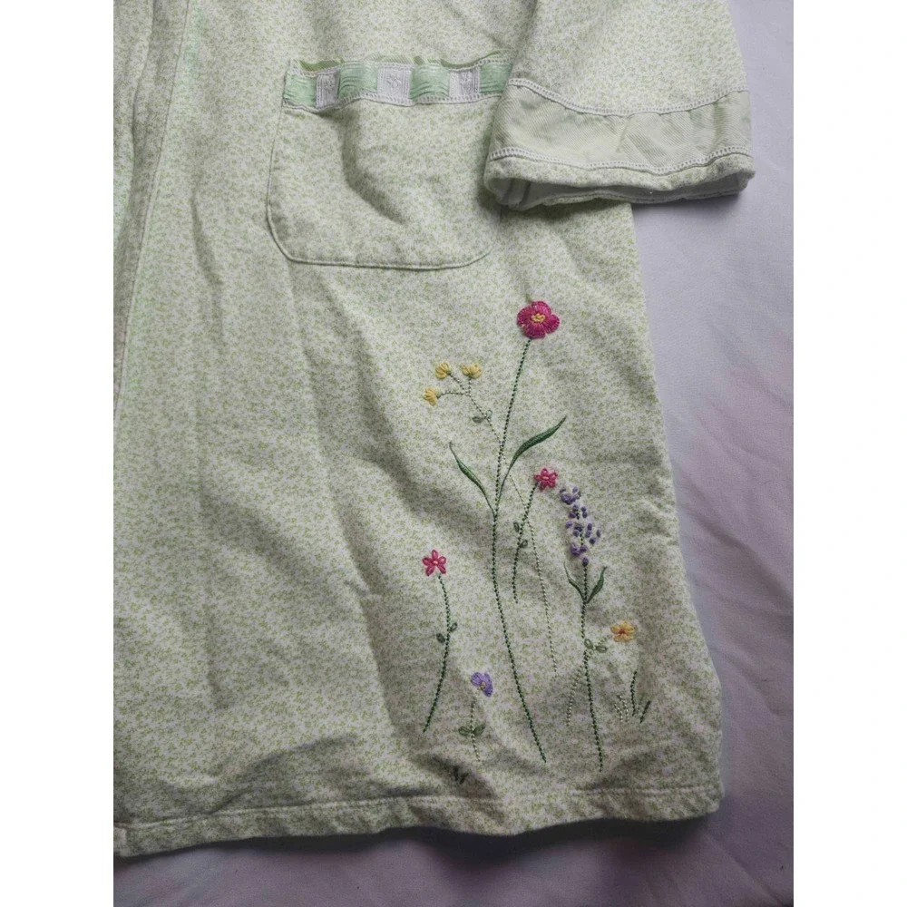 Aria Robe Womens M Green Floral Embroidered‎ Full Zip 3/4 Sleeves Cozy Pockets